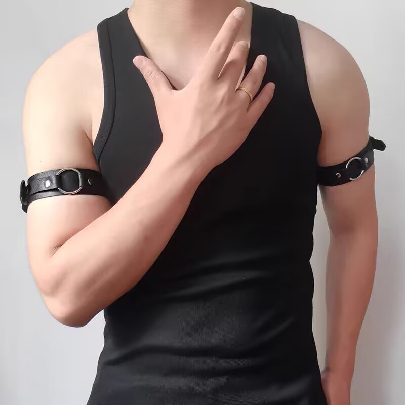 🌀男主角 皮革臂環🌀健身房 健美先生 多巴胺肌肉男💪奧賽健美 Cosplay 朋克 時尚配件 性感 黑色臂環 質感 個性