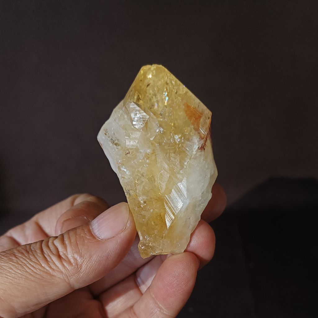 清透 黃水晶 骨幹 權杖 原礦 原石 奶黃色 80g41*66mm