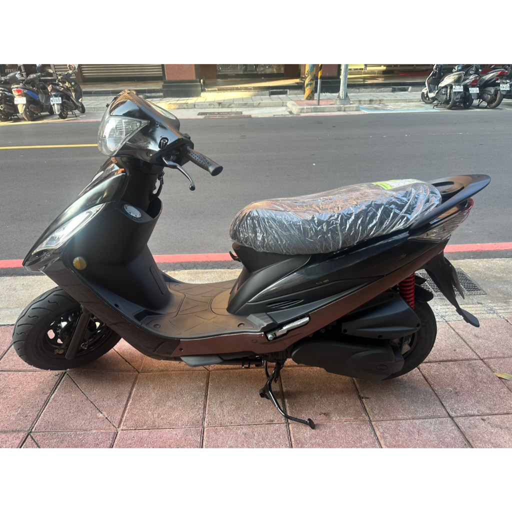 鴻安車業*二手/中古機車 光陽 GP 125【2016年優惠車/噴射/原漆/原廠】分期0頭0保/當日交車