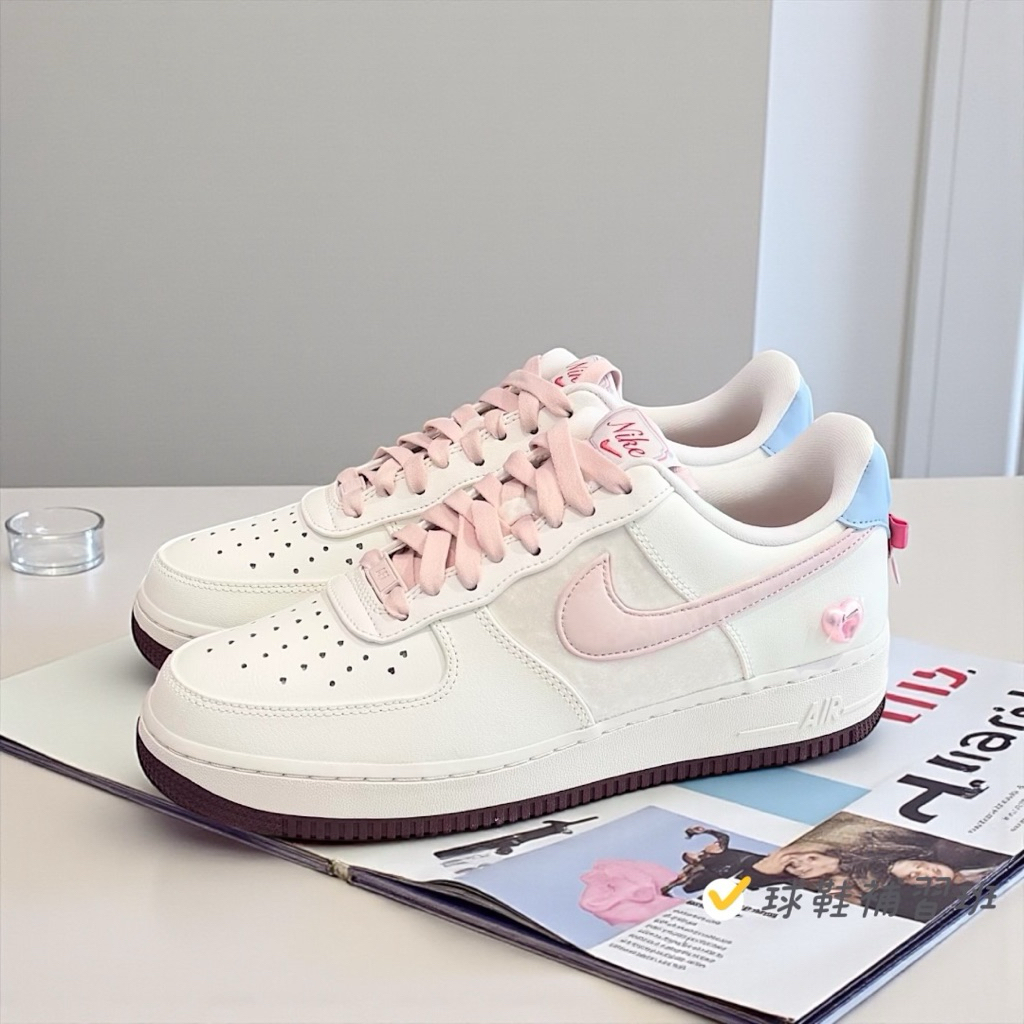 球鞋補習班 W NIKE AIR FORCE 1 情人節 粉色 愛心 蝴蝶結 絨毛 女 休閒鞋 IQ4937-161