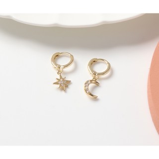 {Luna Jewelry🥰日常的微光} 星月耳扣 防敏鋼針 不對稱耳環 韓款耳環 抗敏耳環 純鋼飾品 鋼針耳環 水鑽