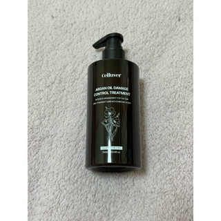 (WYW)小舖7.J《全新》Celluver瑟路菲22氨基酸沙龍髮膜護髮素_300mL