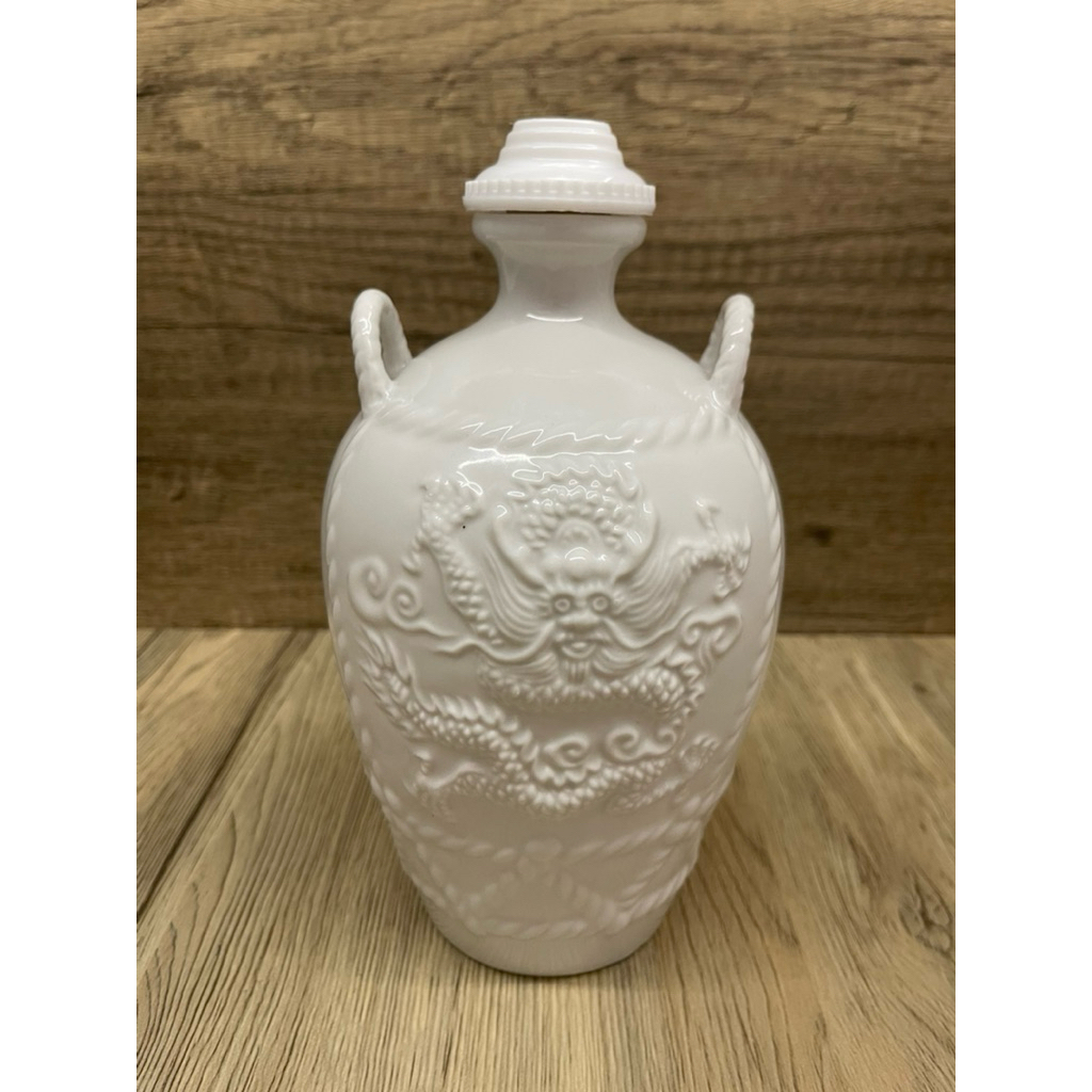 西龍白甕 經典]金門高粱酒系列- 酒品查詢- 金門酒廠實業股份有限公司
