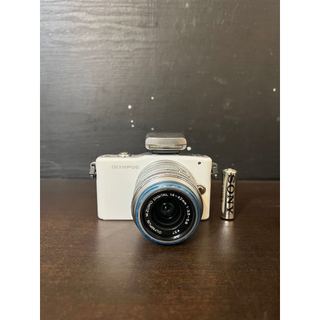 [山姆玩具城] Olympus PEN E-PM1 微單眼數位相機 附14-42mm鏡頭 附電池與充電器 1230萬畫素