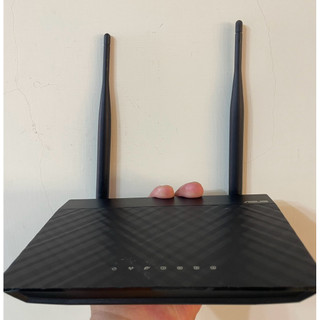 已經通過測試 幾乎全新未拆封 華碩品質保證 ASUS RT-12 兩隻外接天線速度更強 無線分享器 路由器 速度很快。