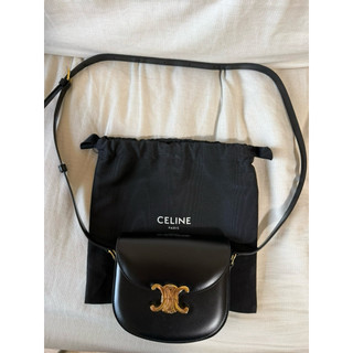 日本東京 Celine 專櫃購入 黑色牛皮mini凱旋門 金色logo掀蓋斜背包/馬鞍包（9成新）