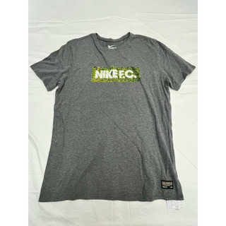 (48) Nike F.C. 男款灰色足球T恤