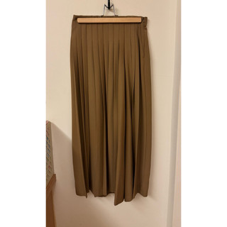 giordano ladies 百褶後鬆緊寬褲裙（卡其色）