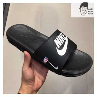 【AND.】NIKE BENASSI SOLARSOFT 黑色拖鞋 NBA聯名款 男女款 917551-004