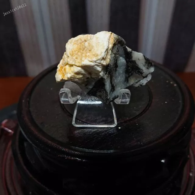24g 含電氣石石英岩 +壓克力底座 天然 礦石 J926S 岩石 原石 原礦 水晶 擺件 風水 禮物 教學 標本