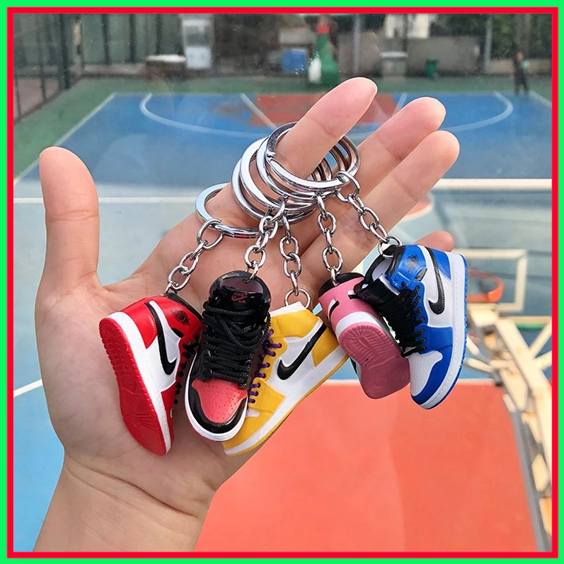 aj鞋模型掛件 鑰匙扣NBA籃球科比包包掛件迷你籃球鞋飾品創意個性禮物 包包掛件 球鞋掛件 鑰匙圈 包包飾品-2