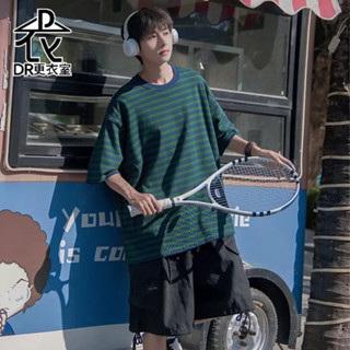 DR更衣室-男生衣服 休閒簡約條紋短T 寬鬆 圓領上衣 夏季百搭 T恤 短袖上衣 大尺碼8XL【NL623494】