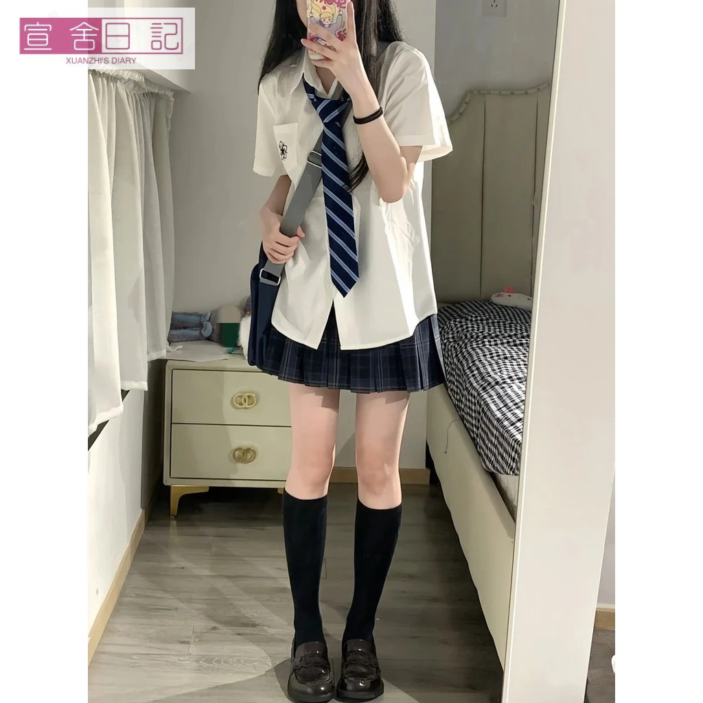 [店鋪熱銷]原創學院JK製服 短袖襯衫基礎款 校供感刺繡白色襯衣女 國中製服 百褶裙 百搭寬鬆上衣 純慾風套裝 畢業套裝