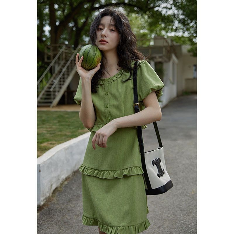 【小七】小個子綠色洋裝女夏季新款法式設計感木耳邊泡泡袖蛋糕裙
