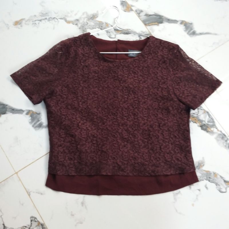 日本二手 N30 襯衫,蕾絲,採用優質襯裡,裁剪形狀,50-55 公斤中號,99% 全新