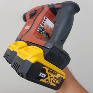 通過 Hilti TE6-A36 (II) 的得偉 XR 電池適配器