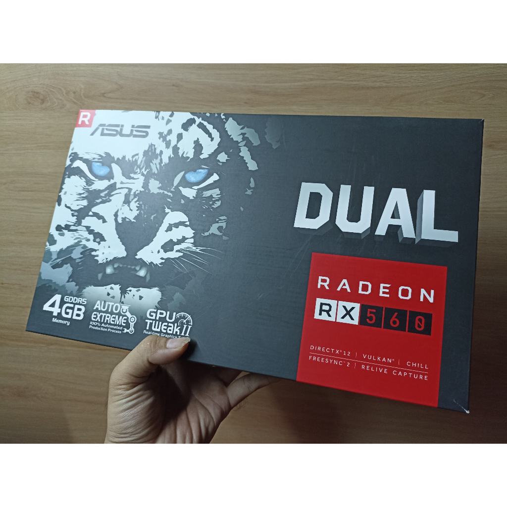華碩 Dual Radeon RX 560 4GB Gdr5 像新的顯卡一樣