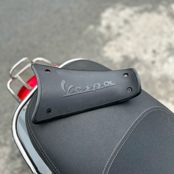 Vespa Sprint Primavera 的美麗電池蓋