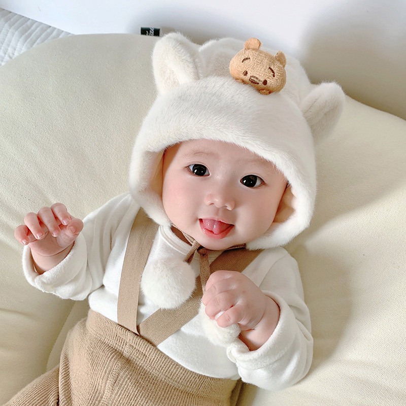 冬季兔毛帽子附有可愛的便便熊形狀的嬰兒