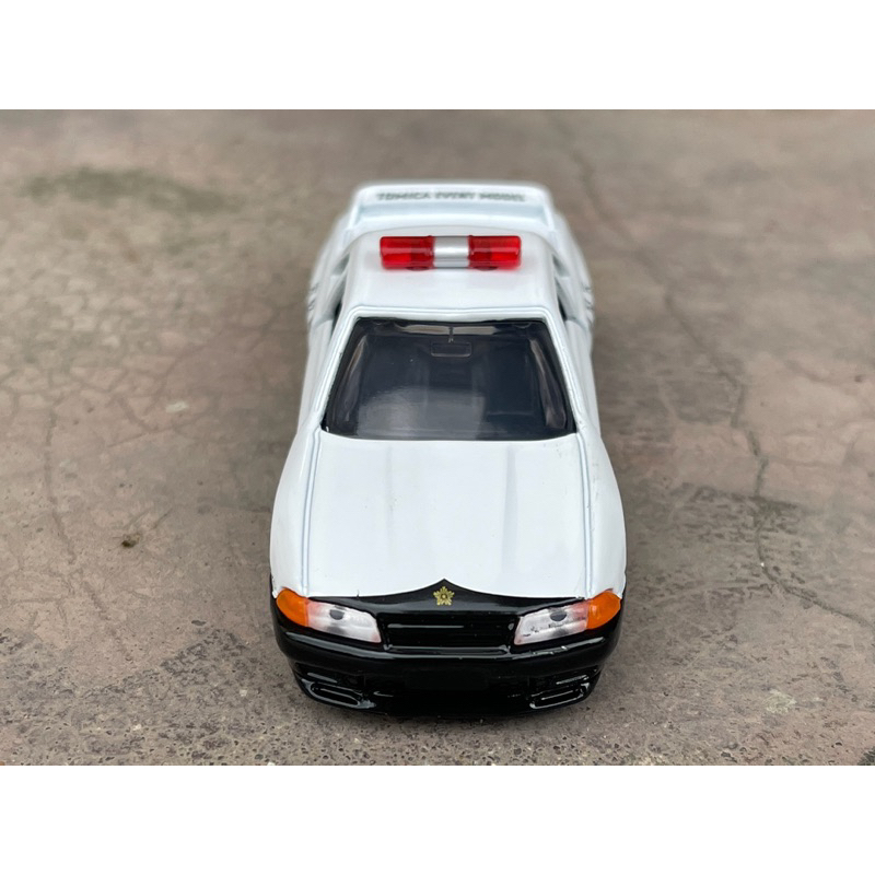 車輛 Tomica Nissan R32 警察模型(輕微划痕)