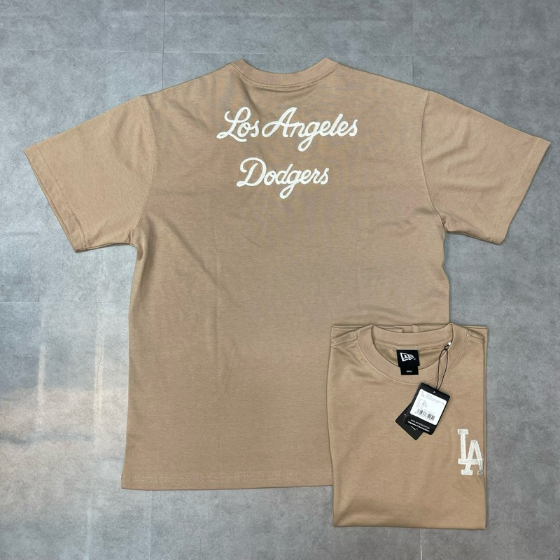 (100% 真實承諾)new Era x MLB La Dodgers 鏈條棕色 T 恤 [13334739] * *