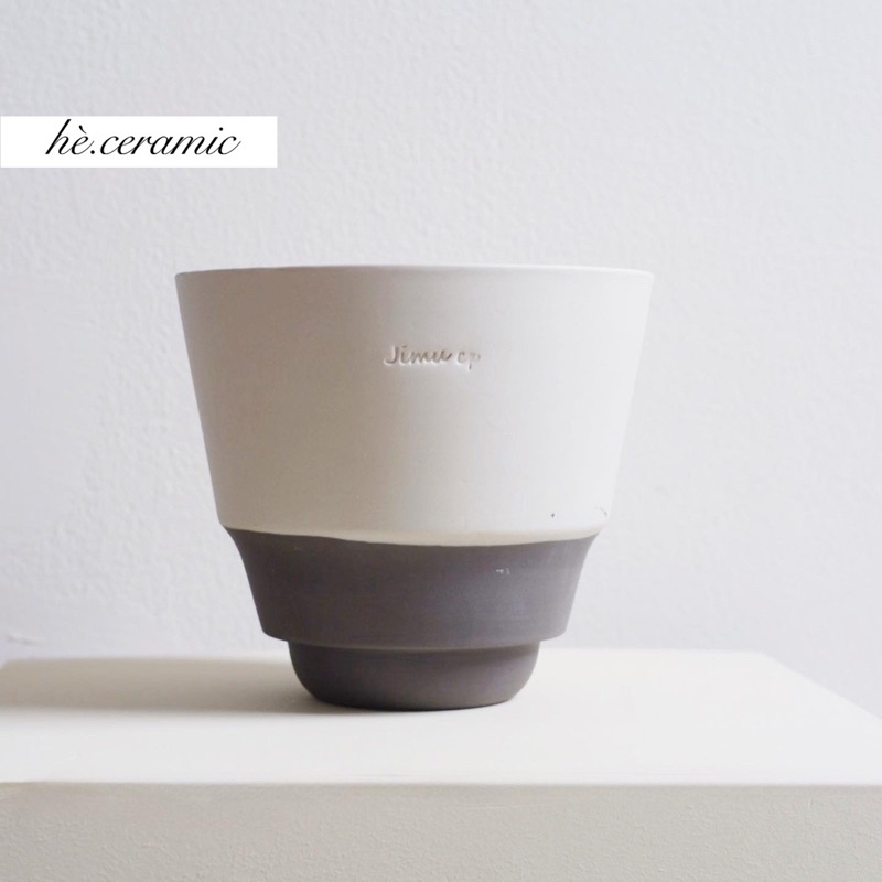 Summer.ceramic / Jimu 陶瓷鍋韓式簡約風格。 黑白顏色啞光陶瓷鍋。