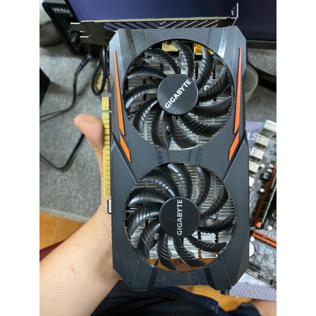 二手技嘉 GTX1050 TI 4G 顯卡