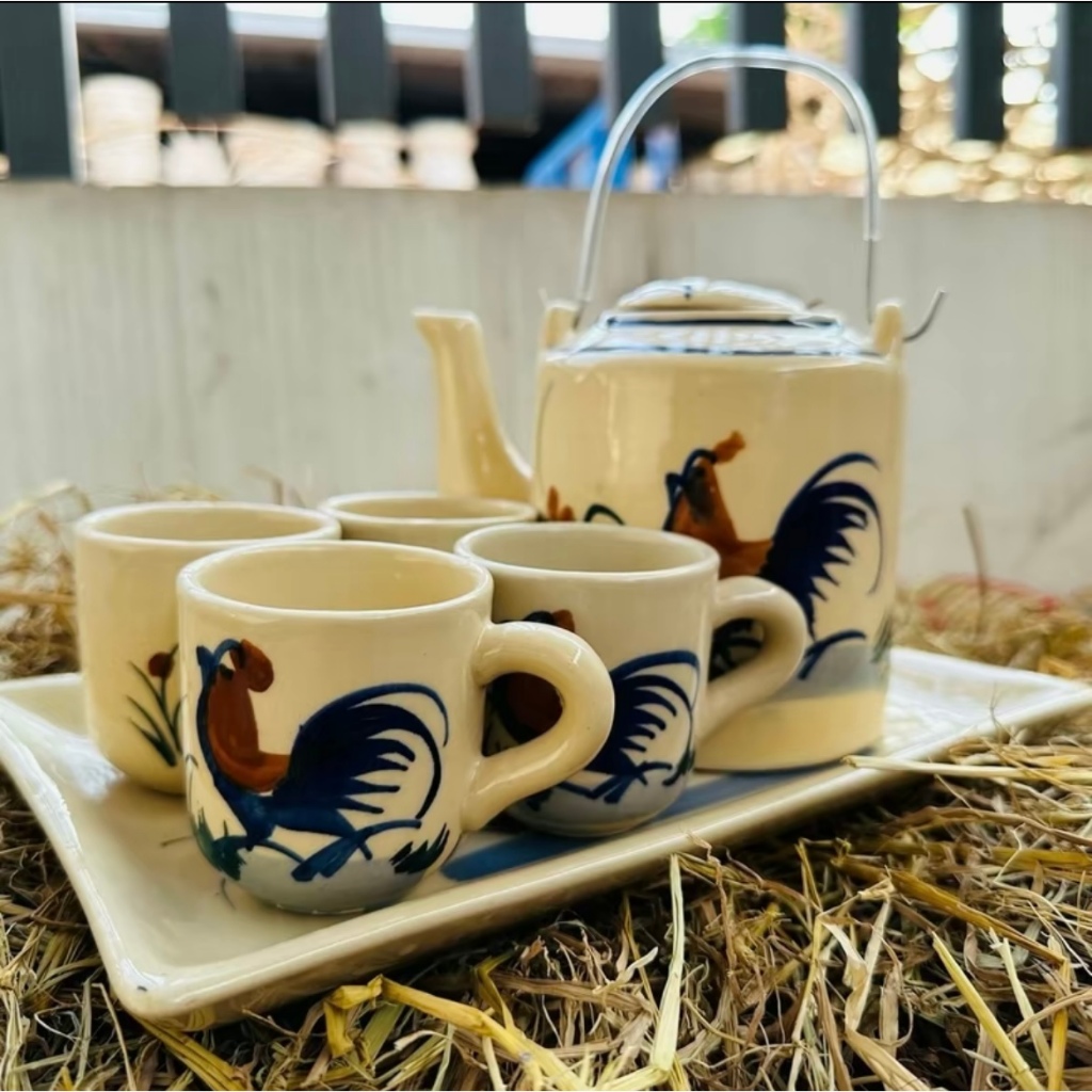 雞紋茶壺 - 藝術與工藝陶瓷材料的混合 - 玉米