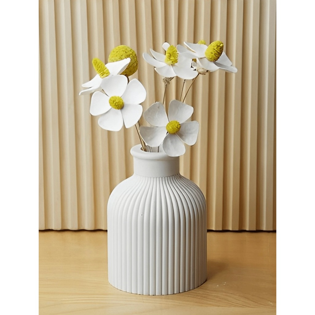 白色水泥花瓶圓形圓柱條紋用於裝飾、假插花、真花