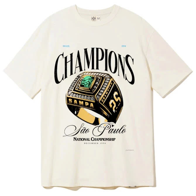 Champion 印花和厚實透氣面料 T 恤