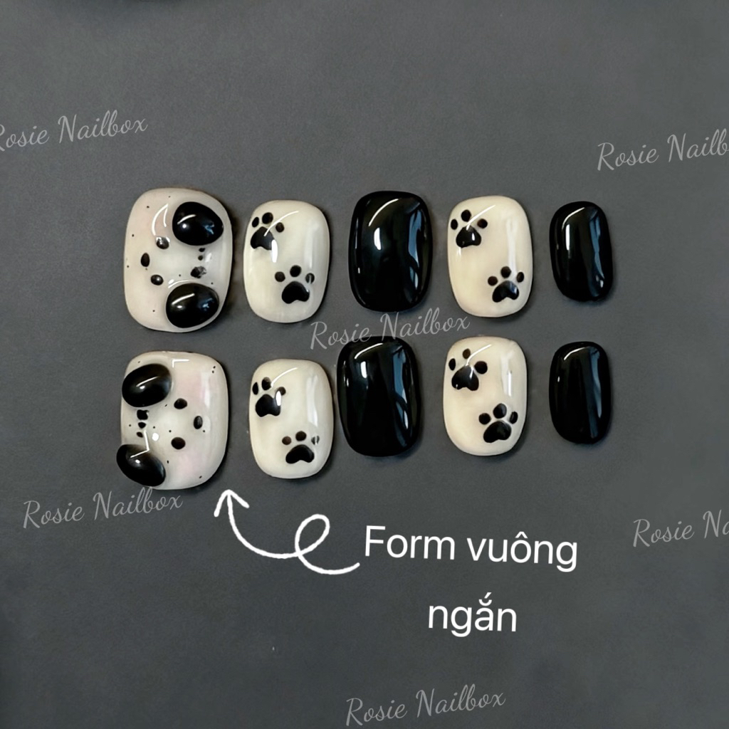 Real Photos 超級可愛的乳白色和黑色指甲與 pochacco 小狗圖案壓花凝膠